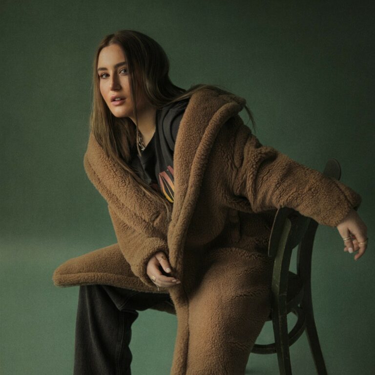 Rosa Linn